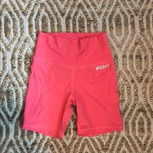 Echt biker shorts.